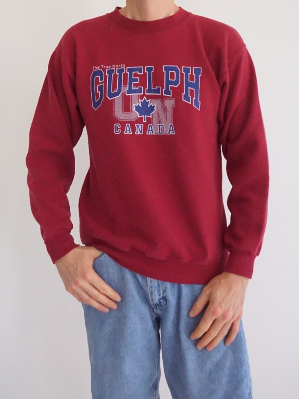 Vintage Collegiate Red Blue Guelph Ont. Canada Maple Leaf College Sweatshirt S